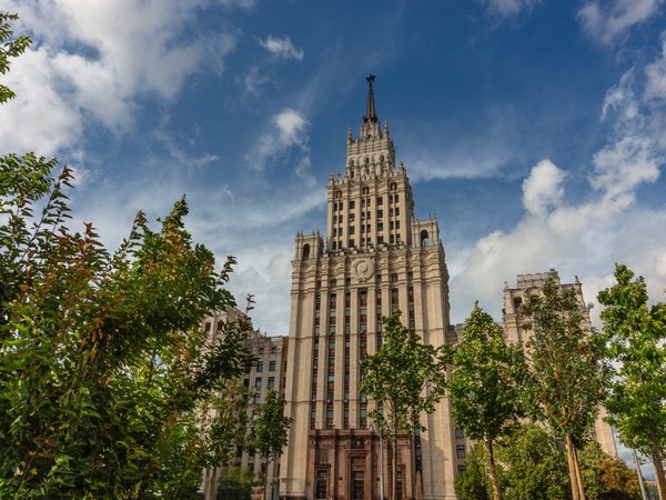 Высотки Москвы: от сталинских до современных - фото 4