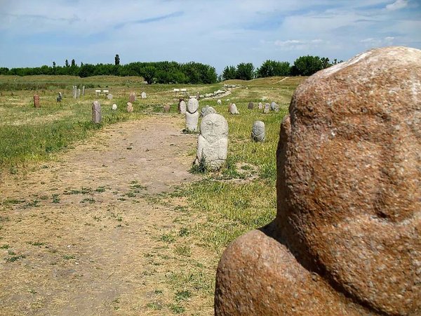 Приключение в горах Тянь-Шаня и Памира: в места зеркальных озёр и живописных перевалов - фото 3