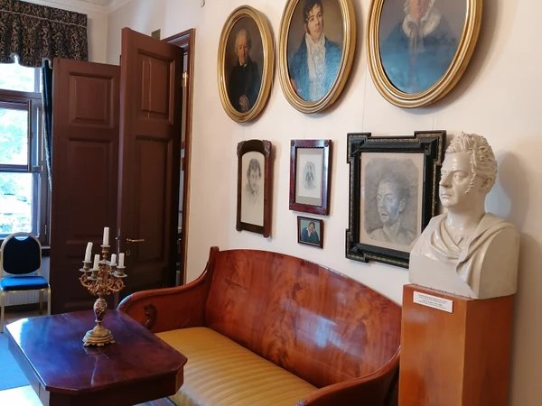 В гостях у артистов Самойловых в Петербурге (билеты включены)