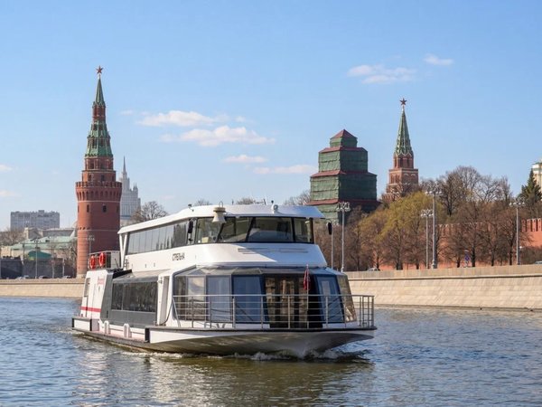 На электроходе по центру Москвы — с видами и рестораном (по выходным) - фото 1