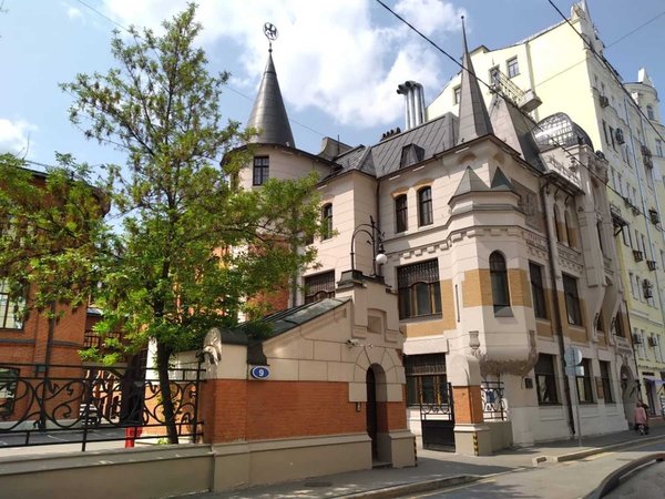 Готические замки Маргариты на Патриарших - фото 4