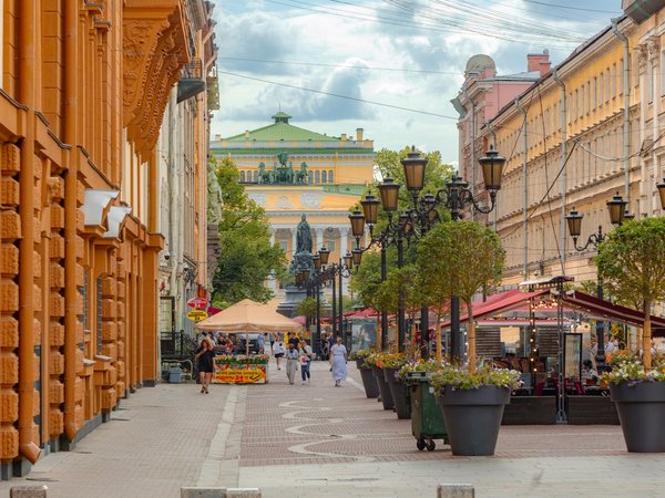 Культурная жизнь столицы империи: театры, концерты, маскарады - фото 1