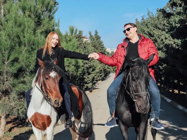 Прогулка верхом для взрослых и детей в Баку