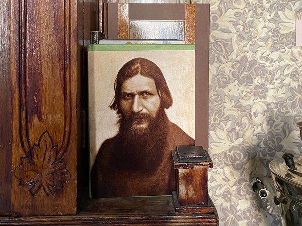 Где жил Распутин? Экскурсия в коммунальную квартиру