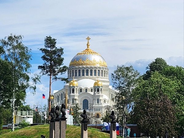 Город-крепость, город-порт: в Кронштадт на метеоре - фото 2