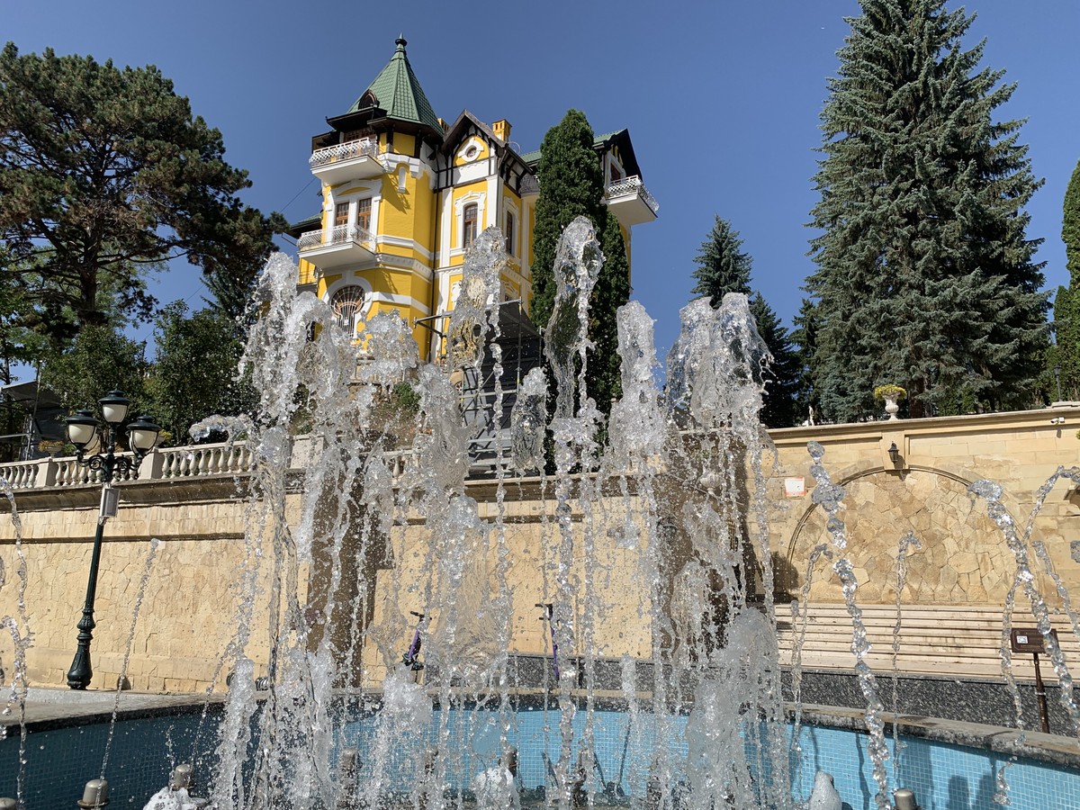 По городам и водам: все курорты КМВ за один день из Железноводска