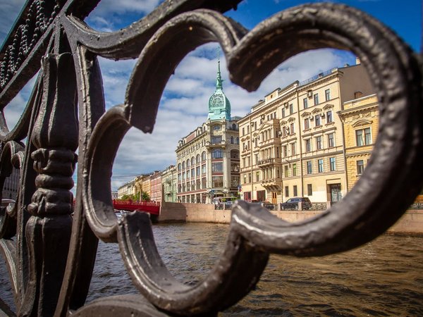 Два Петербурга: блеск и нищета Северной столицы - фото 2