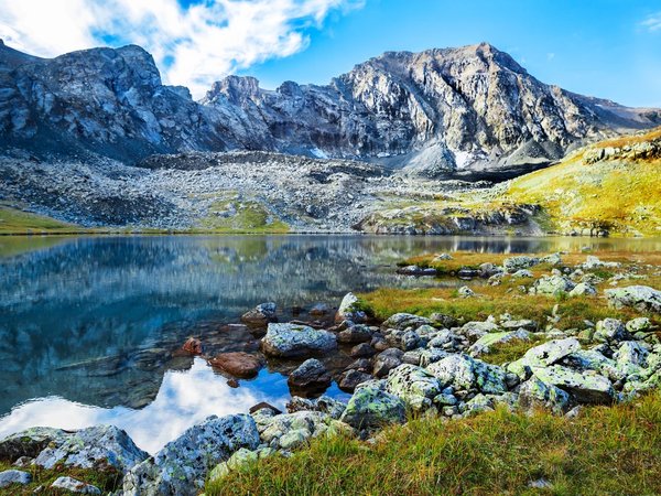 Комфортный треккинг в Архызе с проживанием в уютной гостинице - фото 1