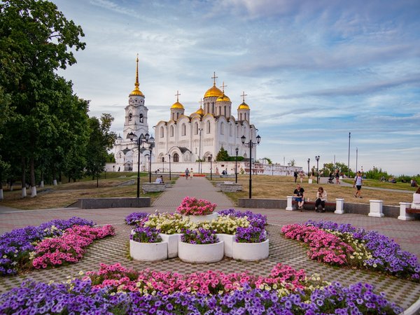 Пешком по Владимиру: памятники, музеи и медовуха Бабы-яги