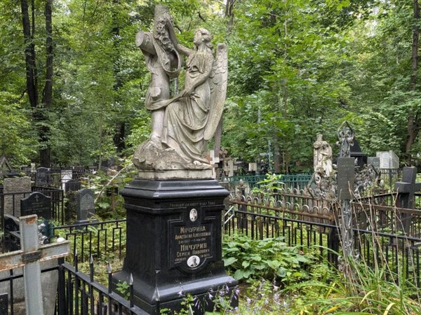 Тени Введенского кладбища: истории, судьбы, легенды - фото 3
