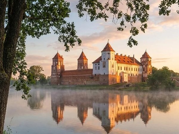 Знаковые места Беларуси только для вас: главные замки, Брестская крепость и Беловежская пуща - фото 1