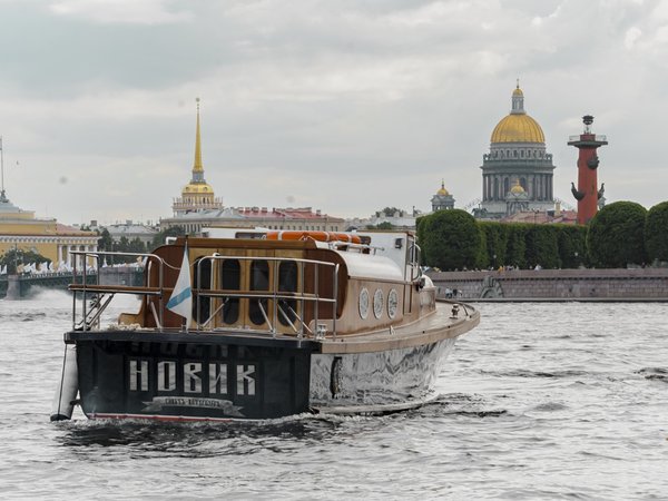 Волшебный Петербург: водная прогулка на ретро-катере - фото 2