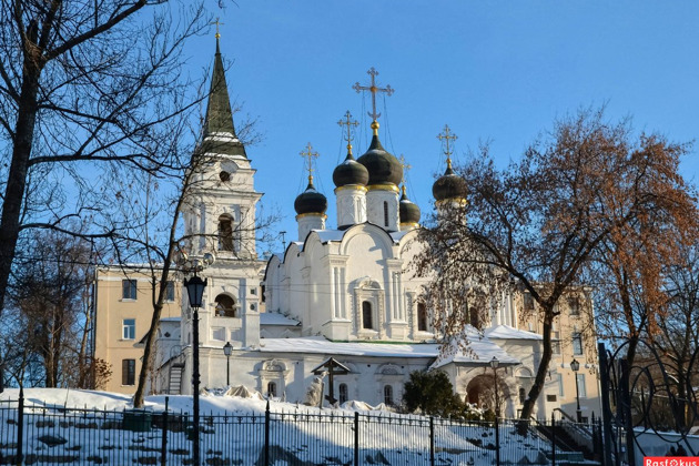 "Четыре любовных треугольника Покровского и Чистопрудного бульваров"!