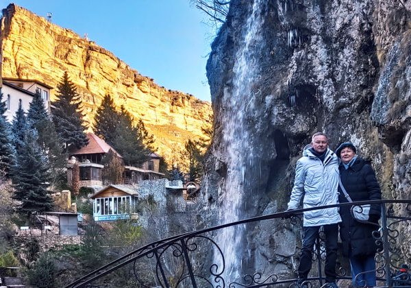 Медовые водопады, гора Кольцо, перевал Гумбаши и древний аланский храм за один день. - фото 2