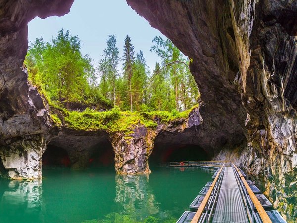Парк «Рускеала» из Петрозаводска: грань воды и камня - фото 1