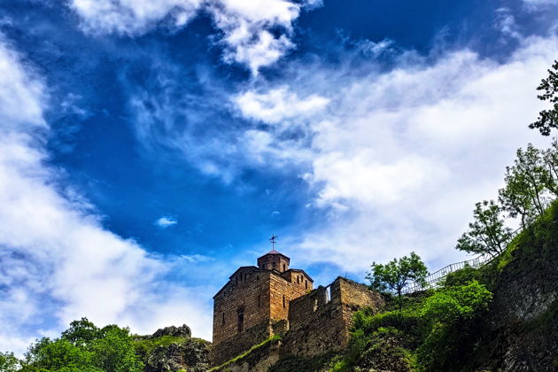 Фото экскурсии - Однодневный тур: Медовые водопады, гора Кольцо, перевал Гумбаши и древний храм X века - 11