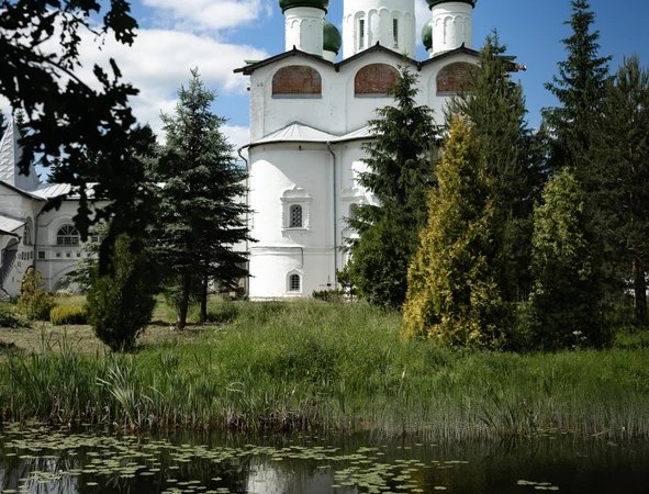 Старинные монастыри под Великим Новгородом (на вашем авто)