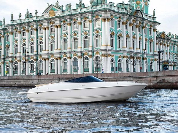 Город мостов, призраков и двойников: прогулка по Санкт-Петербургу на катере - фото 2