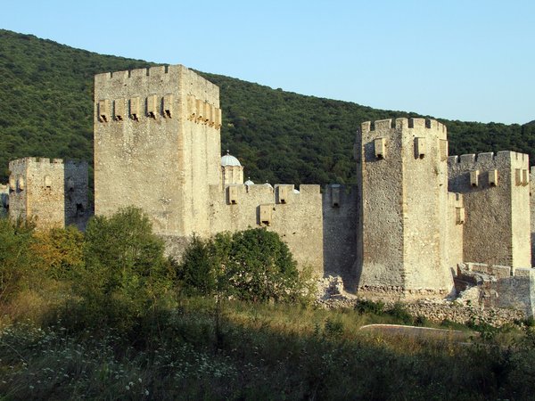 Крепость-монастырь Манасия и Ресавская пещера за 1 день - фото 4