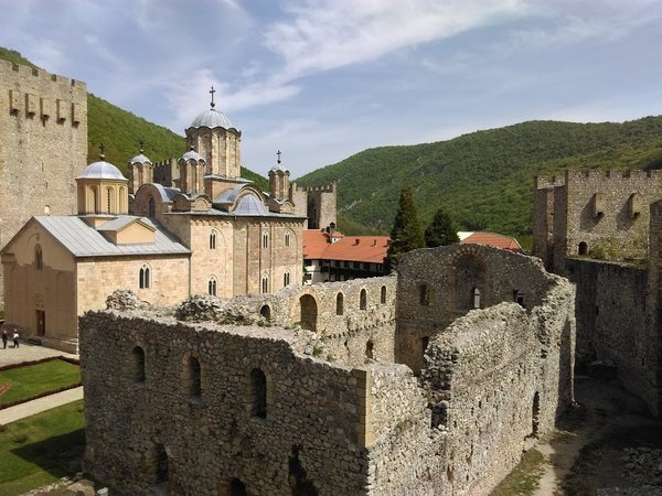 Крепость-монастырь Манасия и Ресавская пещера за 1 день