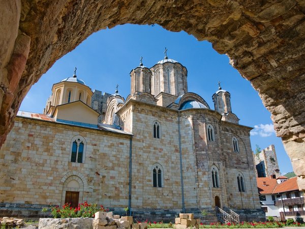 Крепость-монастырь Манасия и Ресавская пещера за 1 день - фото 2