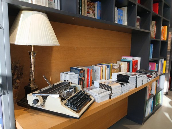 Прогулка по книжным магазинам Петербурга - фото 2