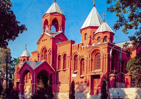 Владикавказ-на автомобиле весь город! - фото 1