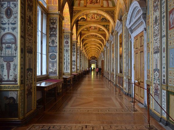 Семейная экскурсия по Эрмитажу «В гости к императорам» - фото 1