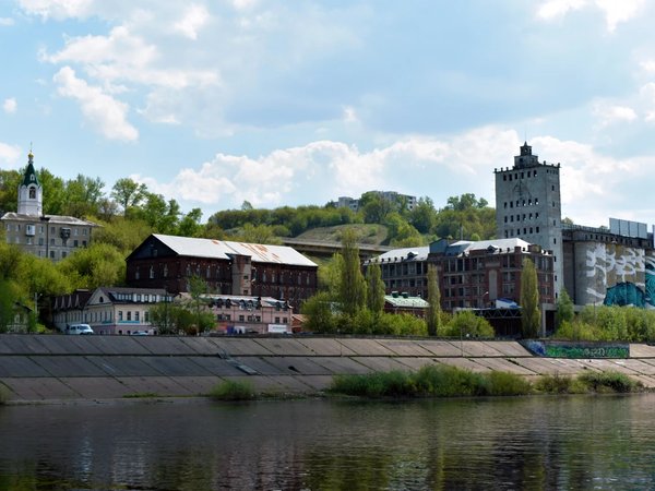 Царственно поставленный город: водная прогулка с гидом (по будням) - фото 3