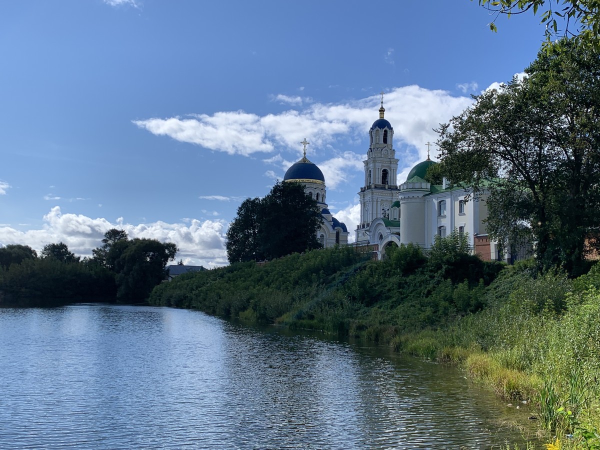 Из Калуги к истокам Руси: село Спас, Свято-Тихонова пустынь и «пояс Богородицы»