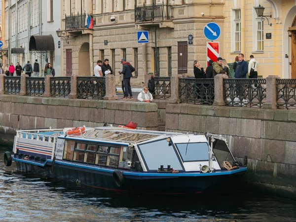 Полуденный выстрел у Петропавловской крепости - фото 1