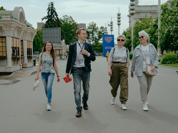 Экскурсия по ВДНХ + световое шоу в «Макете Москвы» - фото 4