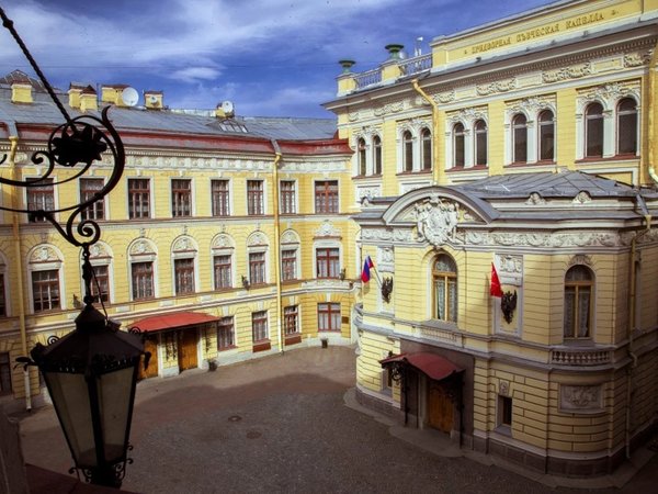 Нетривиальный Петербург: квест по крышам, дворам, мостам и паркам - фото 1