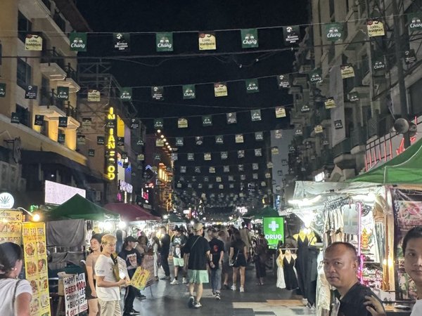 Ночная жизнь Бангкока и легендарный квартал красных фонарей (23+) - фото 3