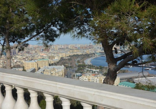 Древний Баку и пылающие небоскребы - фото 4