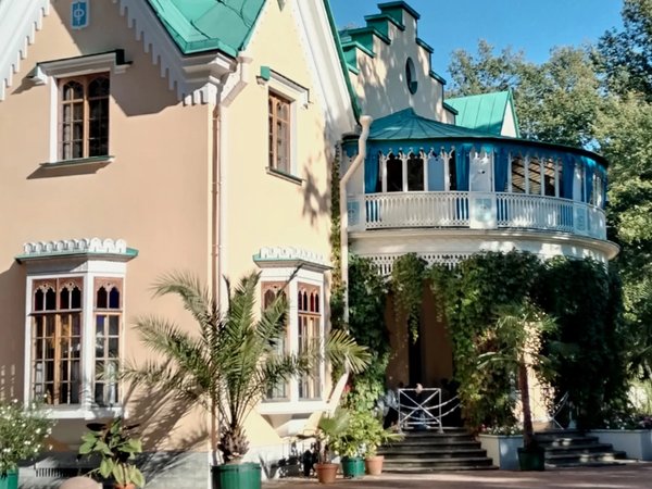 Готика в Петергофе: парк «Александрия» - фото 1