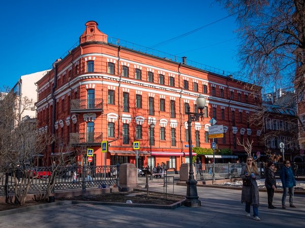 Фотопрогулка в Москве «Архитектурные цитаты на Патриарших»