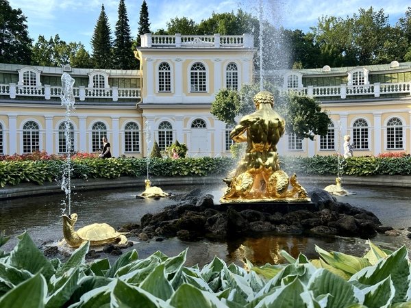 Петергоф и Ораниенбаум: история, что зашифрована в архитектуре - фото 3