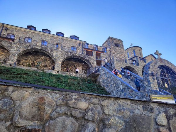 В сердце Северной Осетии: башни, горы и легенды - фото 3