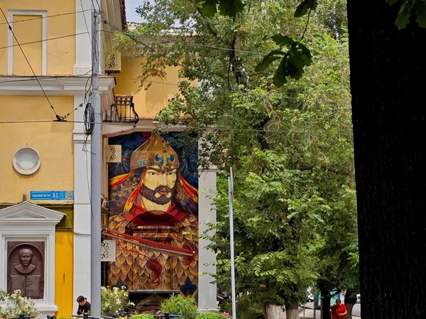 Золотой квадрат Алматы: музыка, литература и история - фото 2