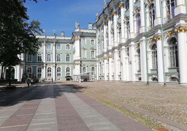Индивидуальная экскурсия по Эрмитажу и Зимнему дворцу - фото 1