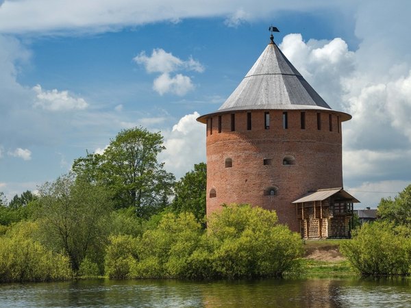 Как за каменной стеной: экскурсия в Белой башне - фото 1