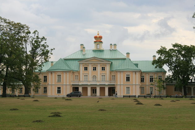 В Кронштадт и Ораниенбаум на автомобиле с профессиональным краеведом - фото 1