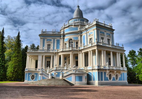 В Кронштадт и Ораниенбаум на автомобиле с профессиональным краеведом - фото 1