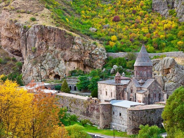 В Армению на 5 дней: Ереван, Севан и древние храмы - фото 2