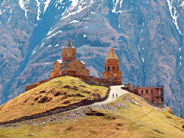 Земля горцев: по серпантинам, долинам и пещерам Грузии - фото 1