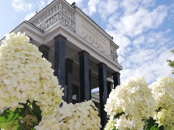 Групповая экскурсия по Ваганьковскому холму и знаменитой Ленинке - фото 1