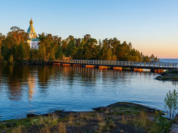 Ладожские шхеры и остров Валаам: экскурсия на катере - фото 1