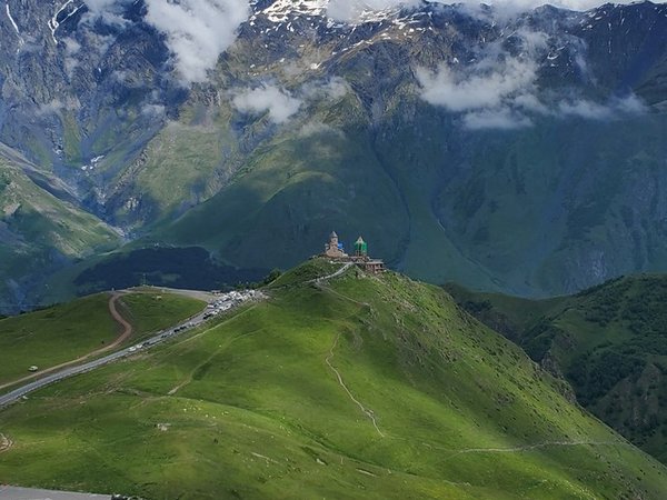 К горе Казбеги: путешествие из Тбилиси в сердце Кавказского хребта - фото 2