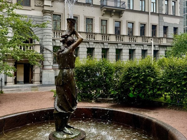 В шаге от Невского: что скрывают петербургские особняки - фото 1
